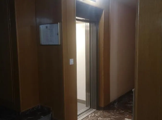 Escultor Moreto - Parking Gratis *